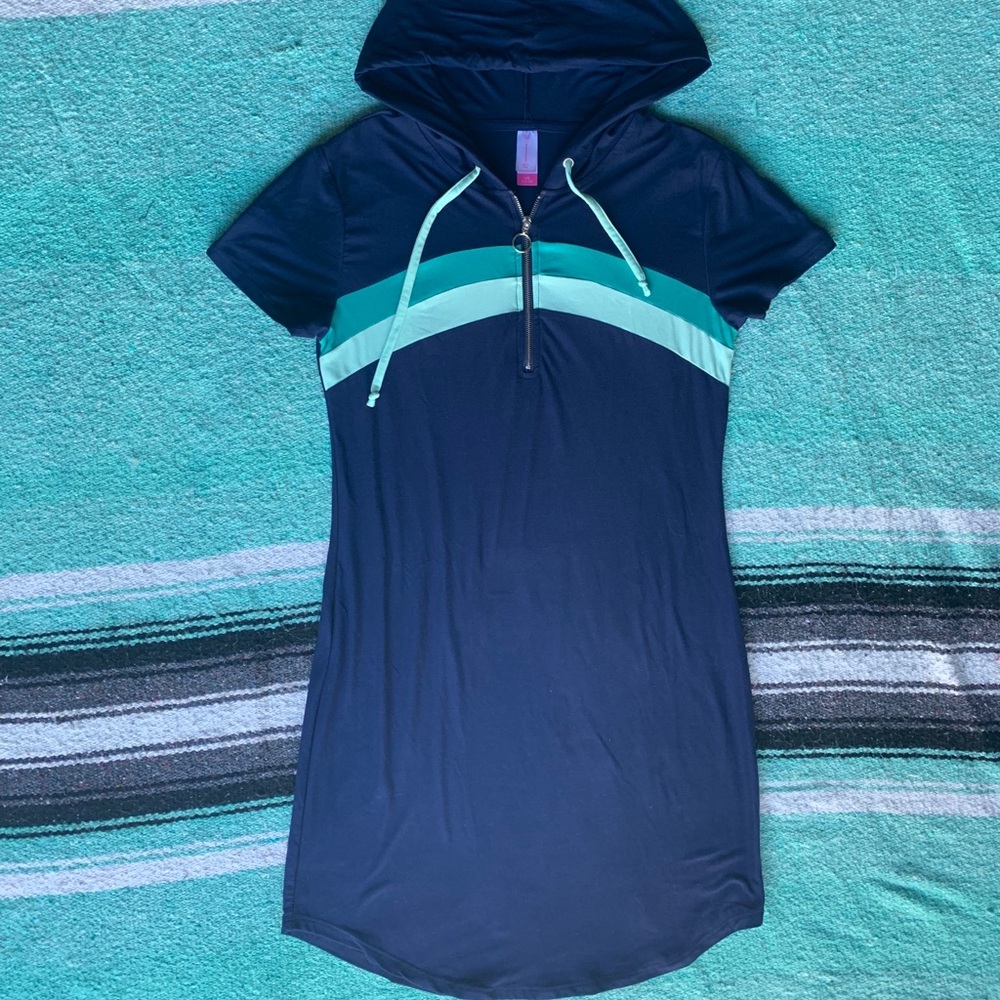 NWOT Retro 70s inspired mini dress
